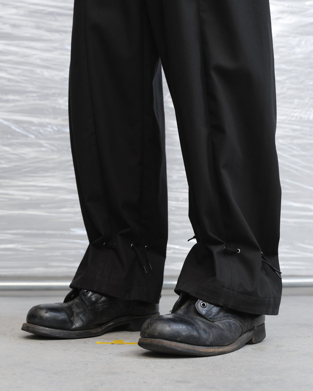 ⁰⁸⁴ Lace-up Pants 鞋带系脚裤