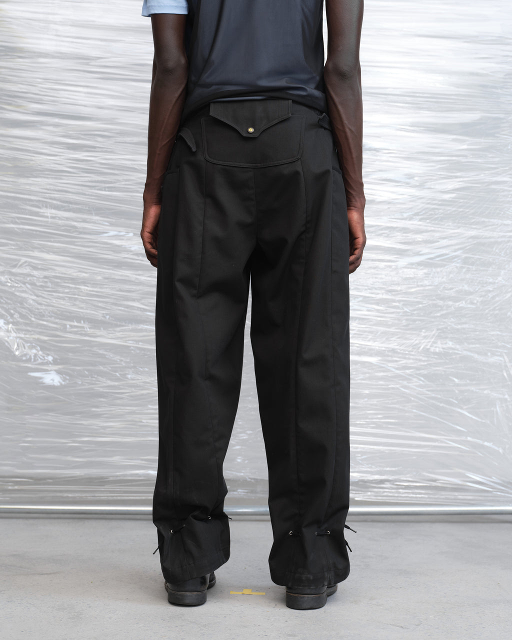 ⁰⁸⁴ Lace-up Pants 鞋带系脚裤