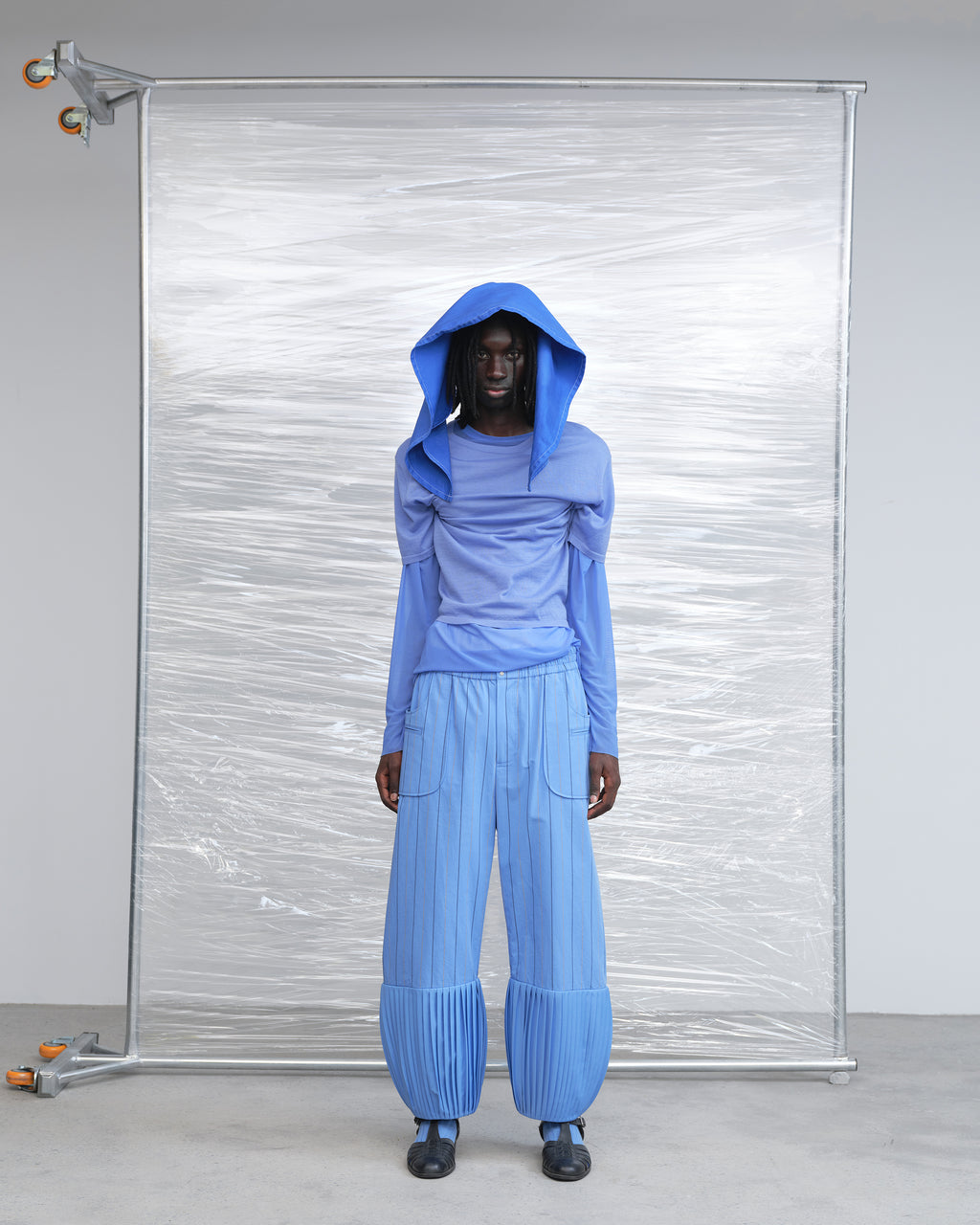 ¹⁰⁴ Wind cap ventilation Pants 风帽换气裤